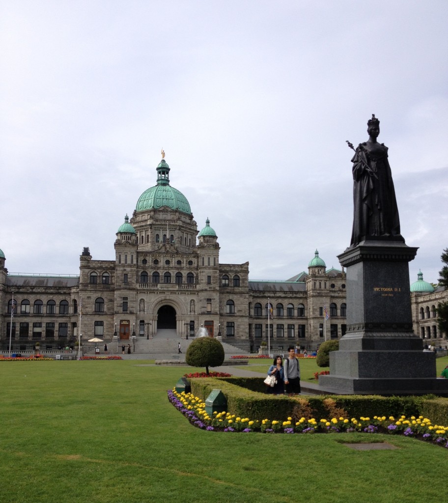 Parliament Buildings and Queen Victoria.